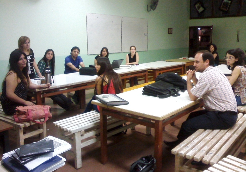 Mesa de Tesistas 2014